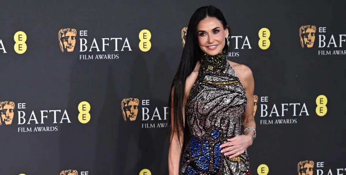 Demi Moore venceu o Globo de Ouro com o papel de Elisabeth Sparkle, no filme "A Substância"