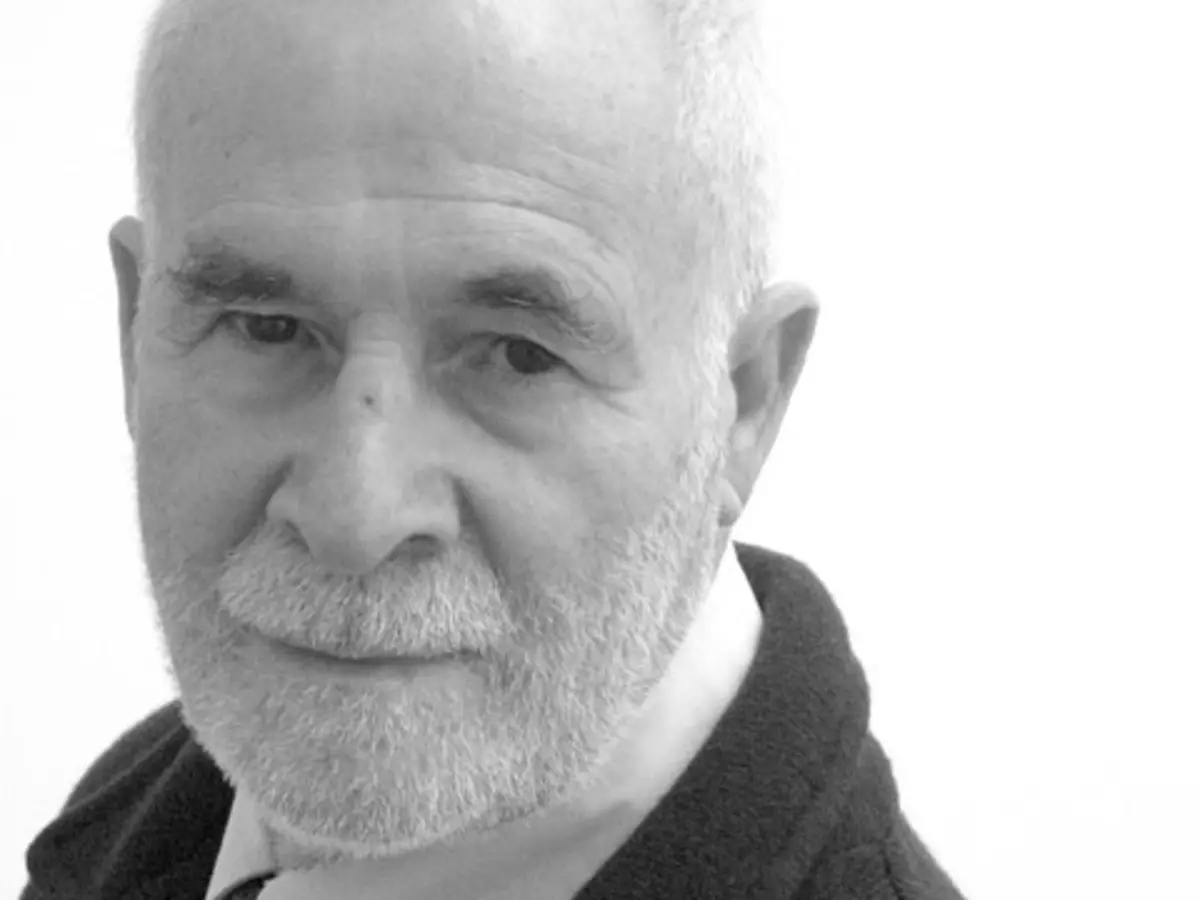 Imagem de contexto do artigo Poeta e crítico literário Liberto Cruz morre aos 90 anos