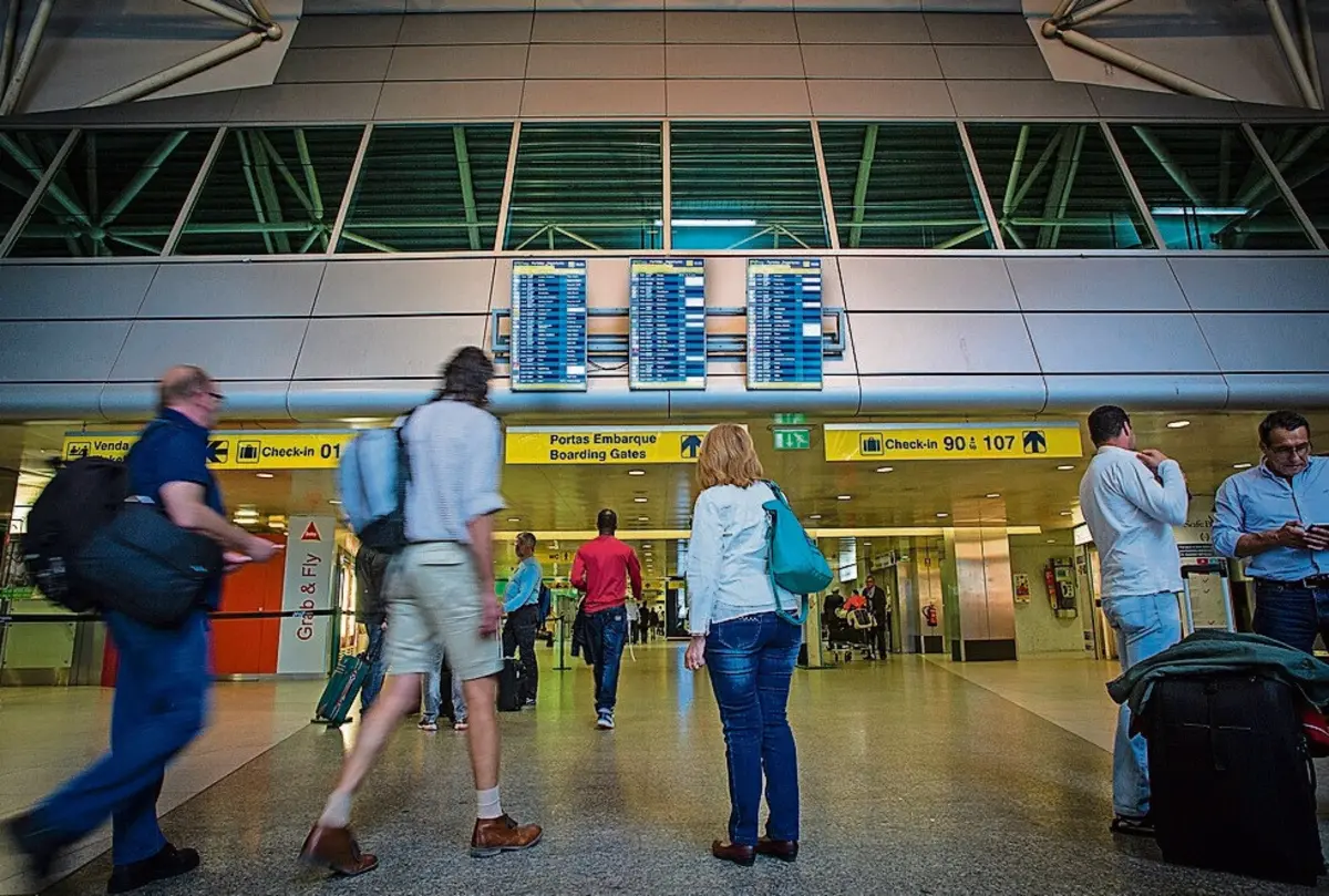 Cada passageiro tem de pagar 3,54 euros de taxa de segurança às companhias