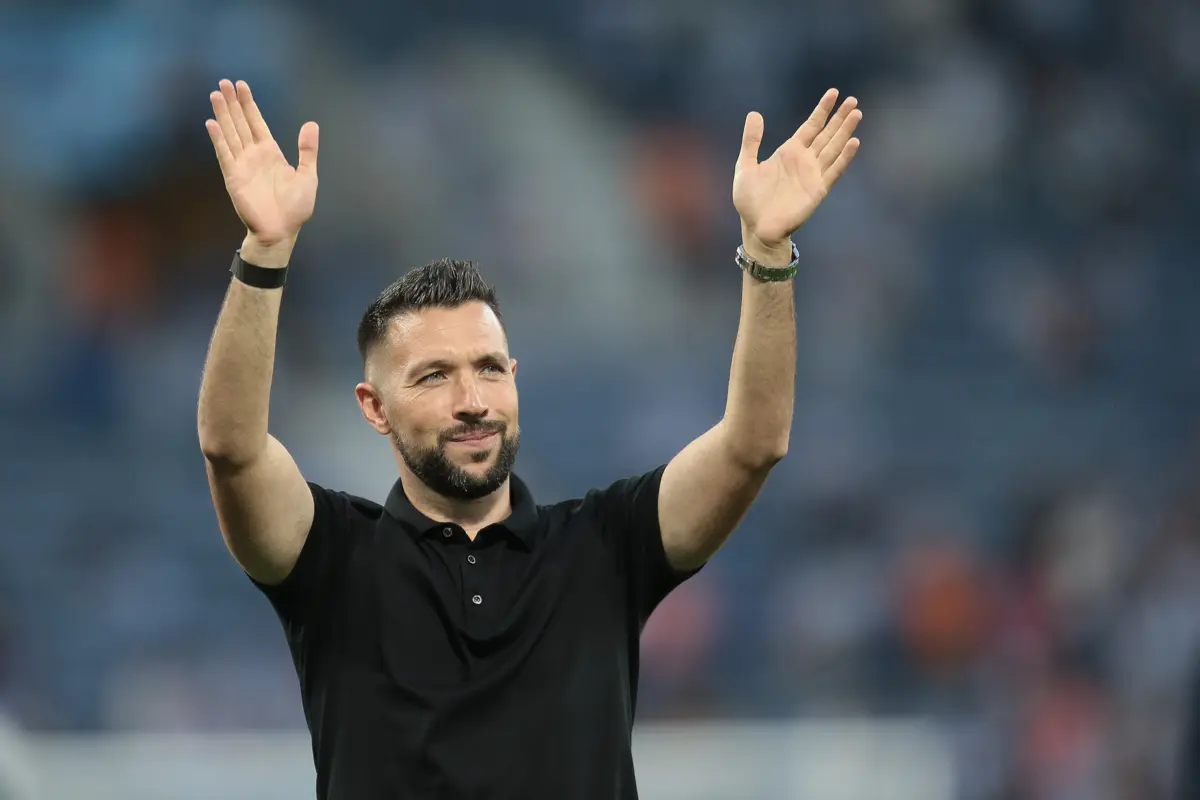 Francesco Farioli, o treinador do F.C.porto conquista os adeptos e não é pelos olhos verdes