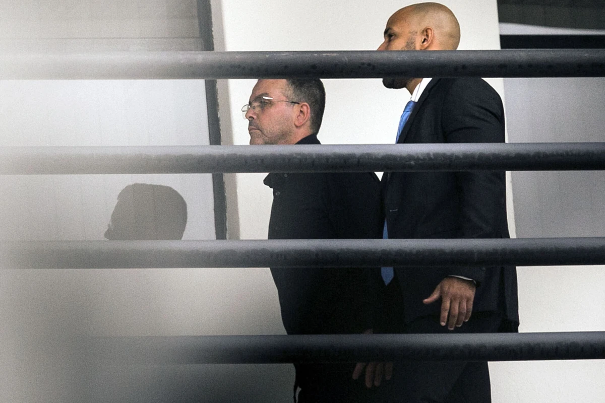 Rivaldo Barbosa (à esquerda na imagem), um dos detidos deste domingo