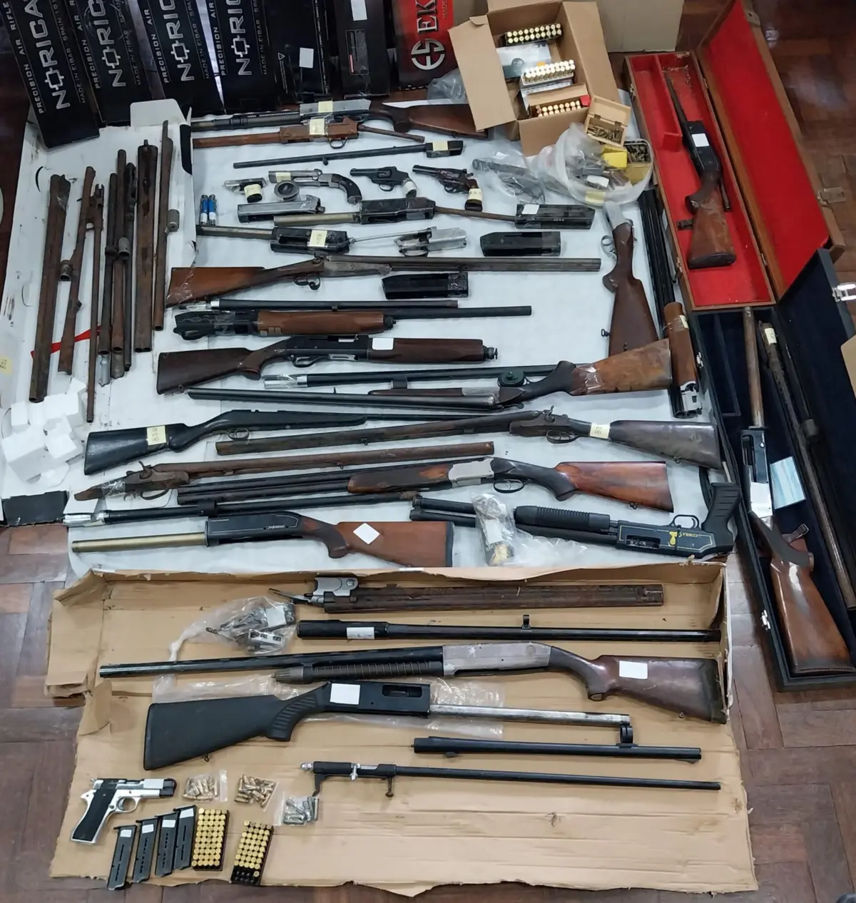 Imagem de contexto do artigo Trinta e três armas de fogo apreendidas pela PSP de Espinho