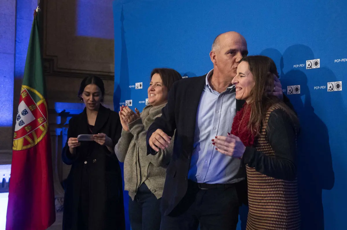 Paulo Raimundo, secretário-geral do PCP, esteve ao lado da candidata da CDU