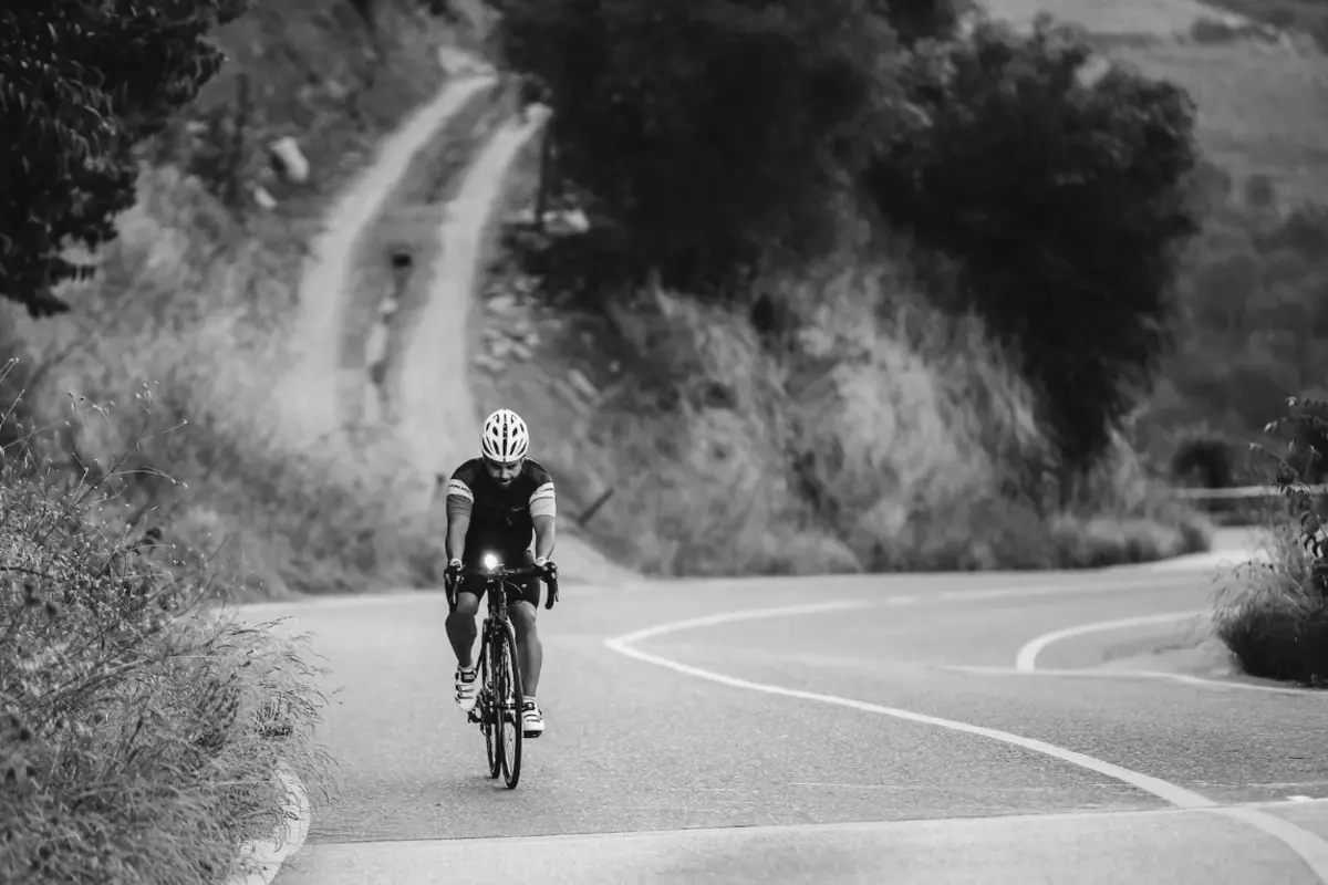 Tiago Cação vai fazer seis mil quilómetros de bicicleta