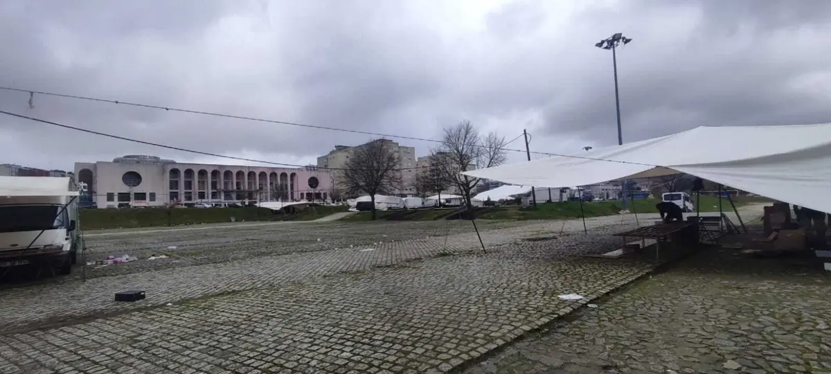 Questões de calendário e mau tempo entre os motivos das perdas alegadas pelos feirantes