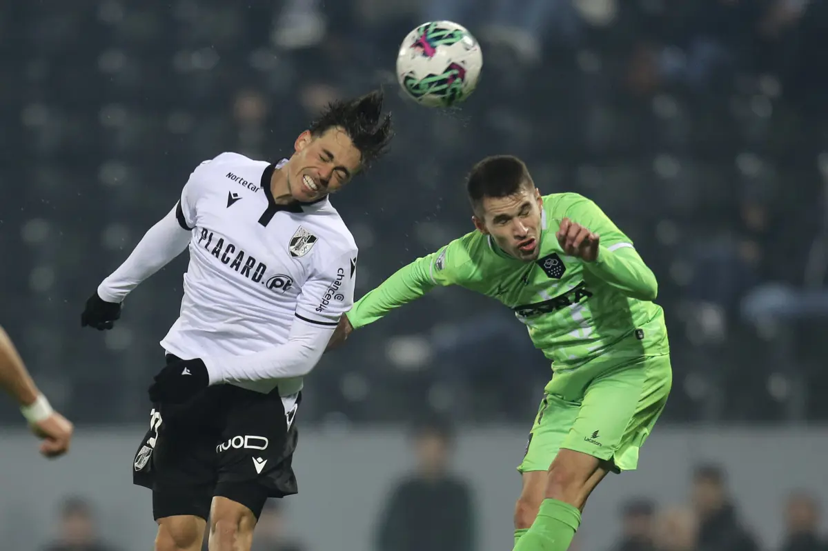 V. Guimarães venceu por 4-1