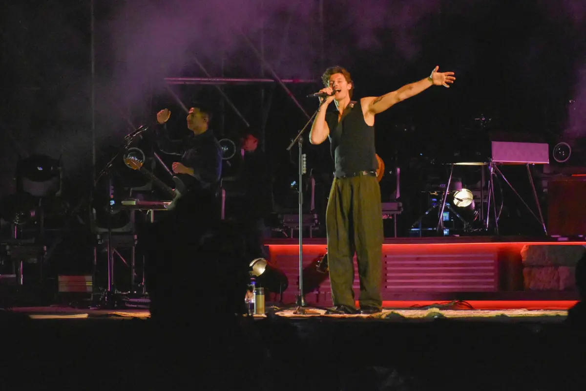 De ascendência portuguesa, Shawn Peter Raul Mendes deu-se a conhecer em 2013