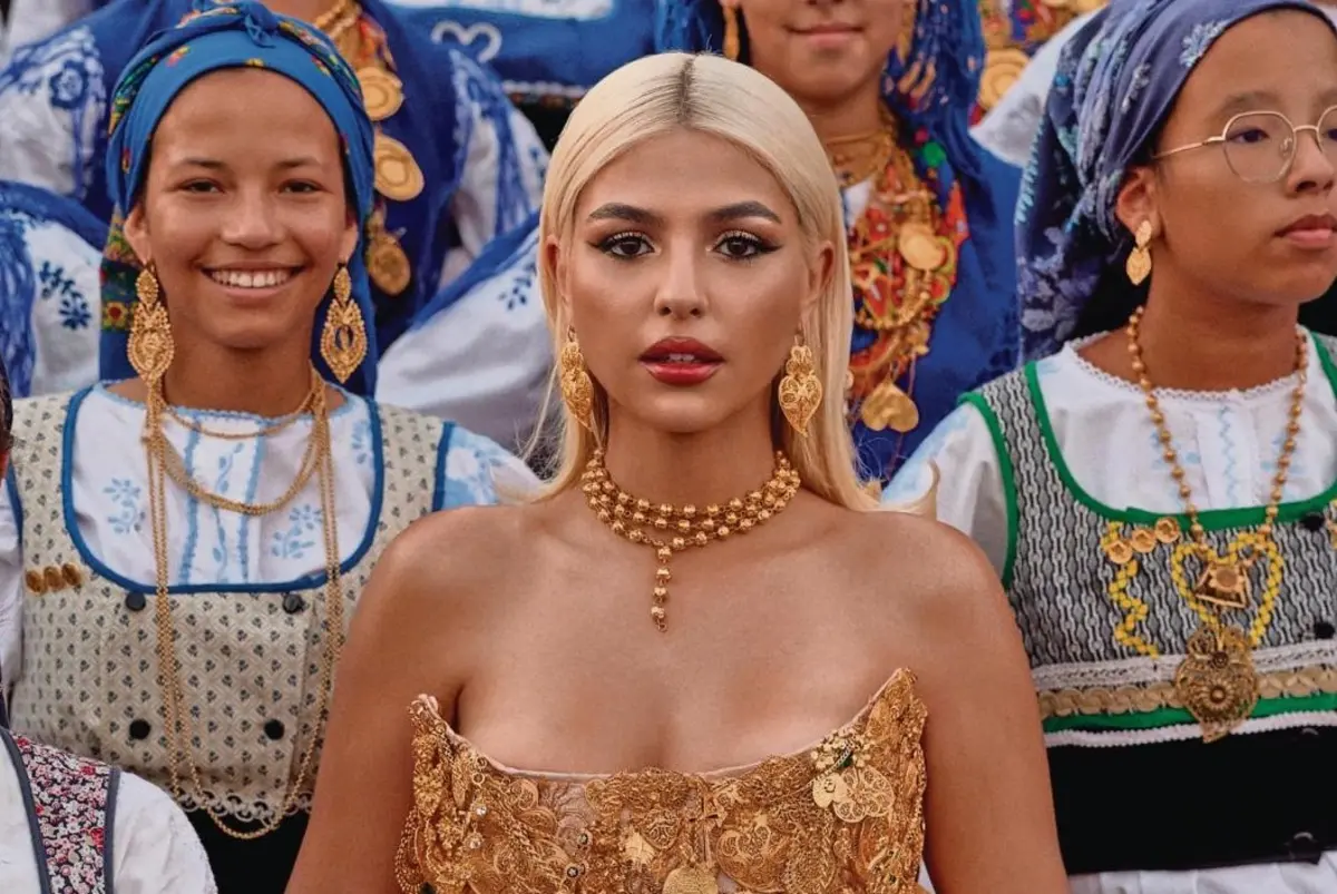 Bárbara Bandeira: "Gosto dessa tensão entre o clássico e o contemporâneo"