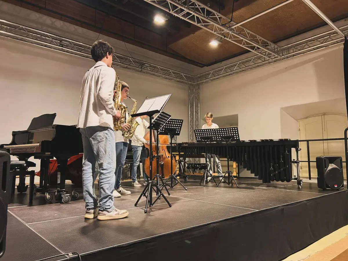 Academia viu a renda aumentar de 542 euros para 3728 euros