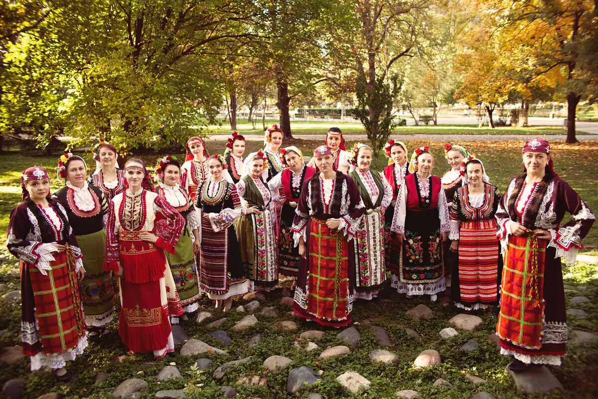 Le Mystère Des Voix Bulgares: grupo coral fundado em 1952 contribui para a atualização permanente do repertório folk da Bulgária.