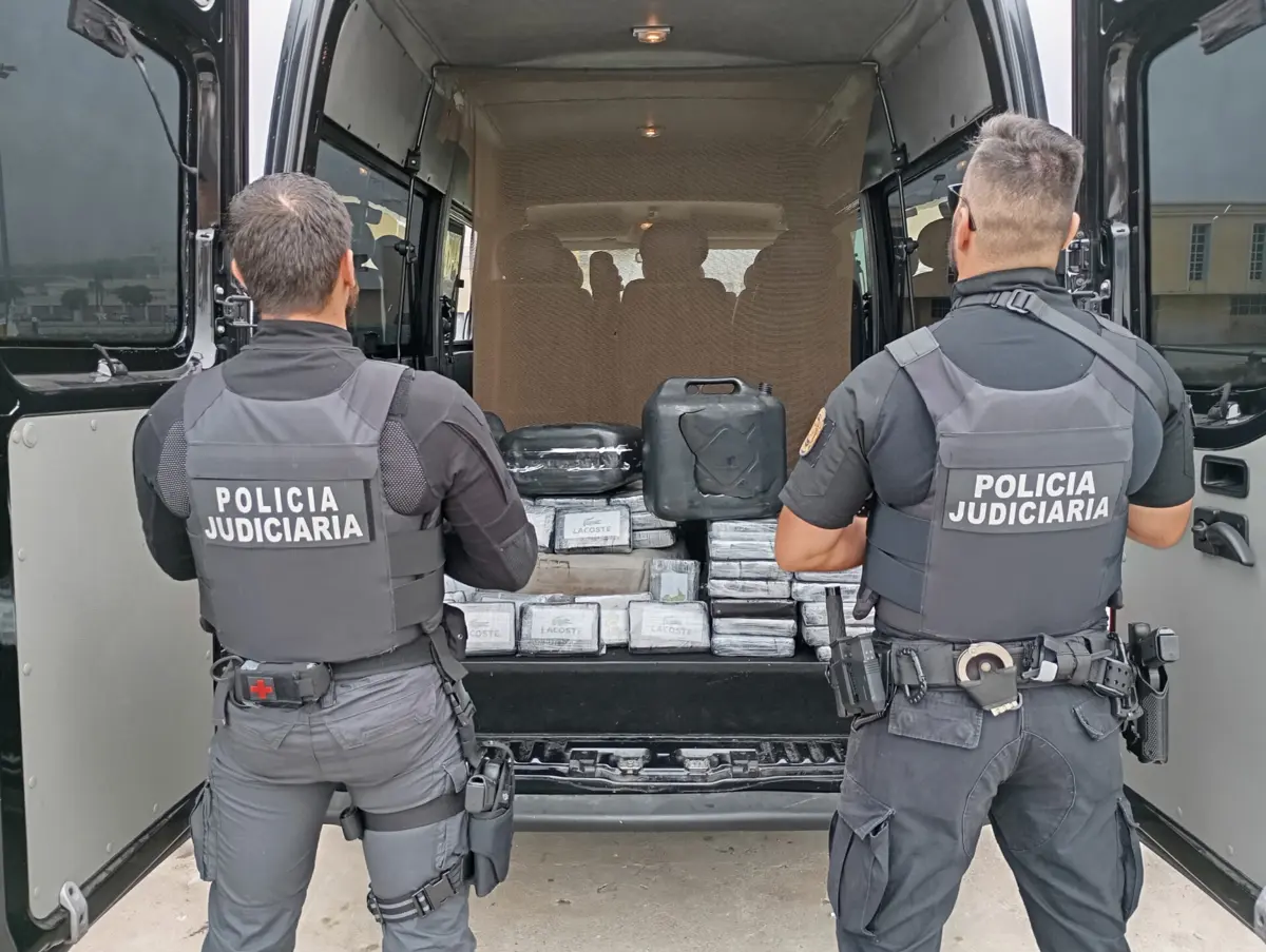 Imagem de contexto do artigo PJ e Marinha apreendem 100 quilos de cocaína em veleiro ao largo de Lisboa