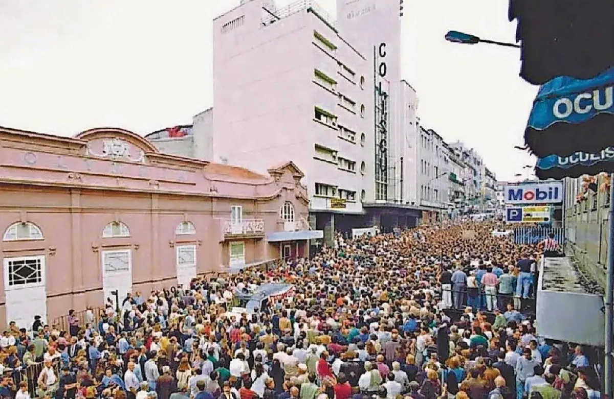 Manifestação popular contra a venda do Coliseu do Porto
