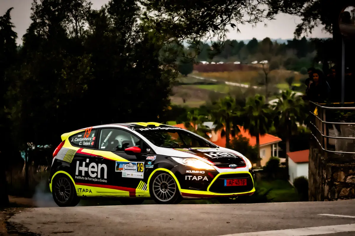 Pedro Dias, secretário de Estado da Juventude e do Desporto vai participar ao volante de um Ford Fiesta R2. Hermínio Loureiro corre num Peugeot 206 e Emídio Guerreiro num Renault Twingo. Ricardo Teodósio participa com o Team Hy