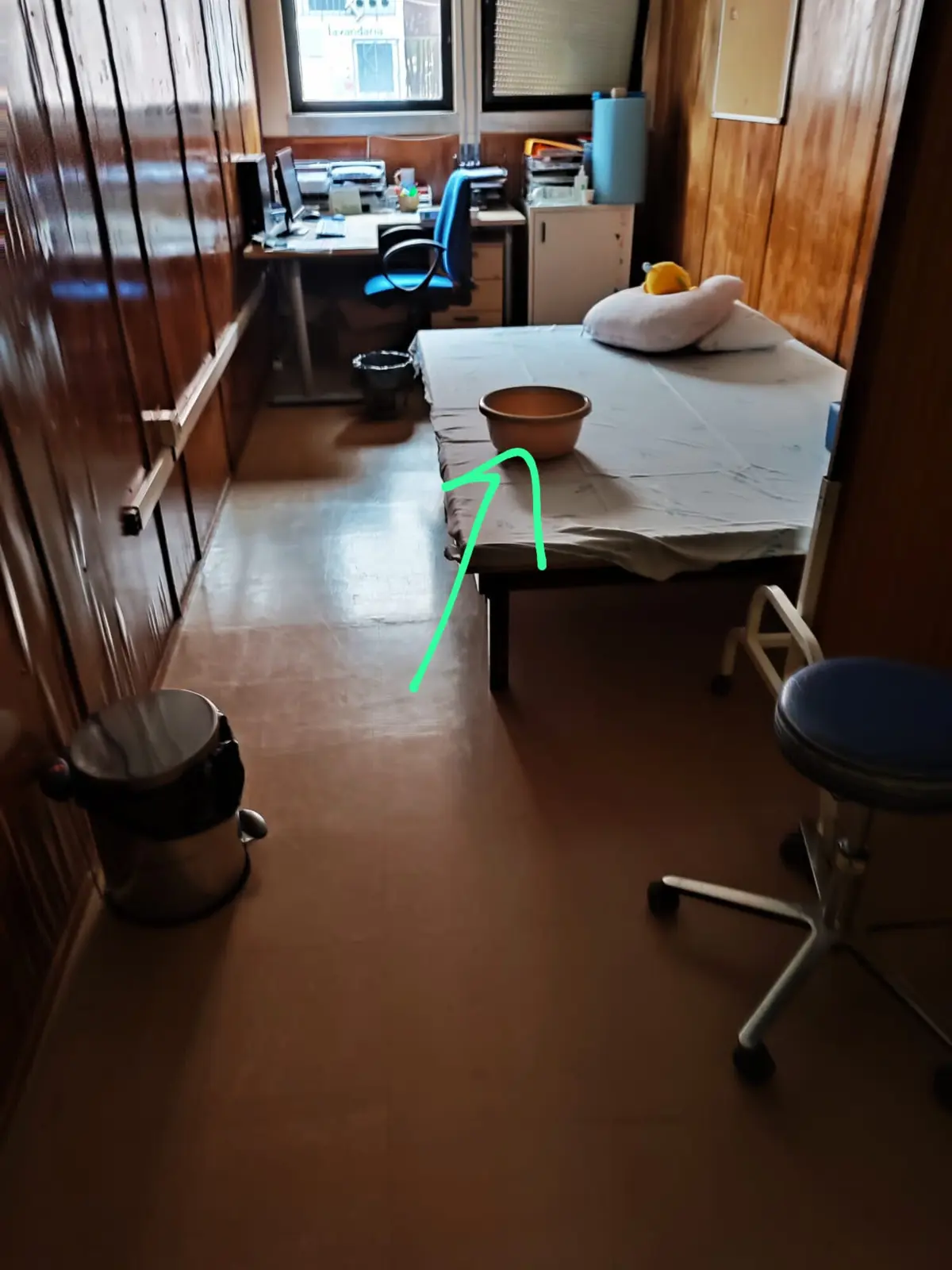 Chove dentro das salas de consulta