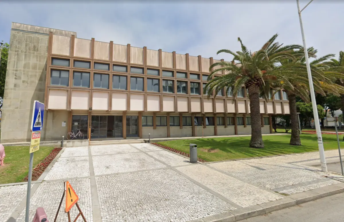 O suspeito "saiu por uma porta lateral e colocou-se em fuga”