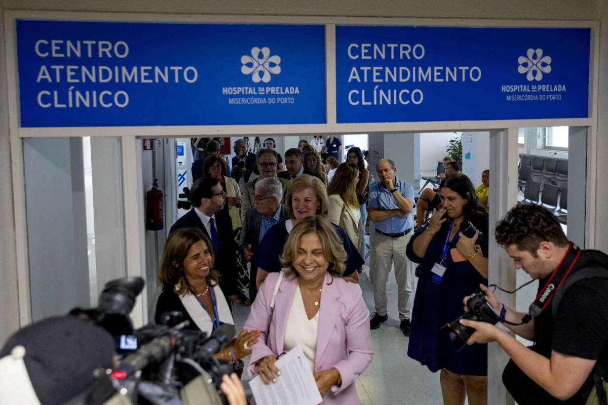 Ministra Ana Paula Martins esteve na abertura do CAC da Prelada