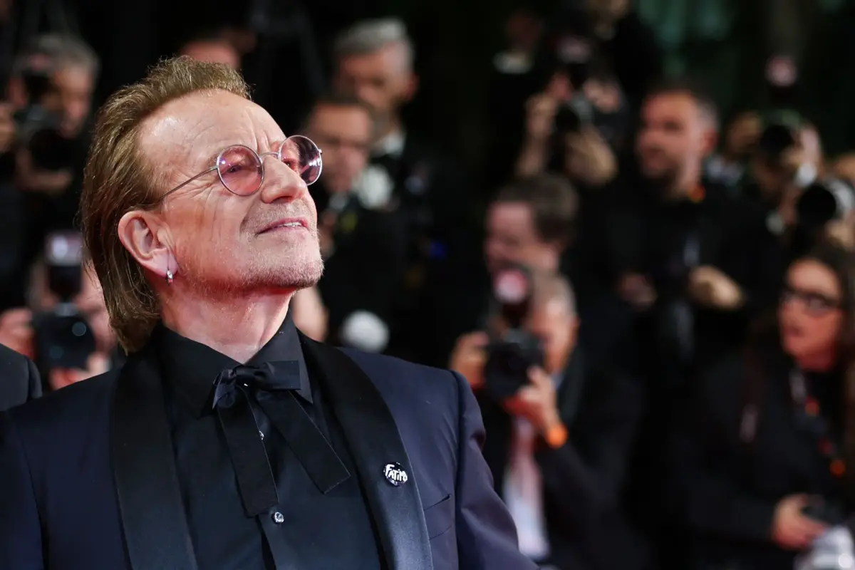 Banda explora temas como a guerra, a violência e a política no EP "Days of Ash"