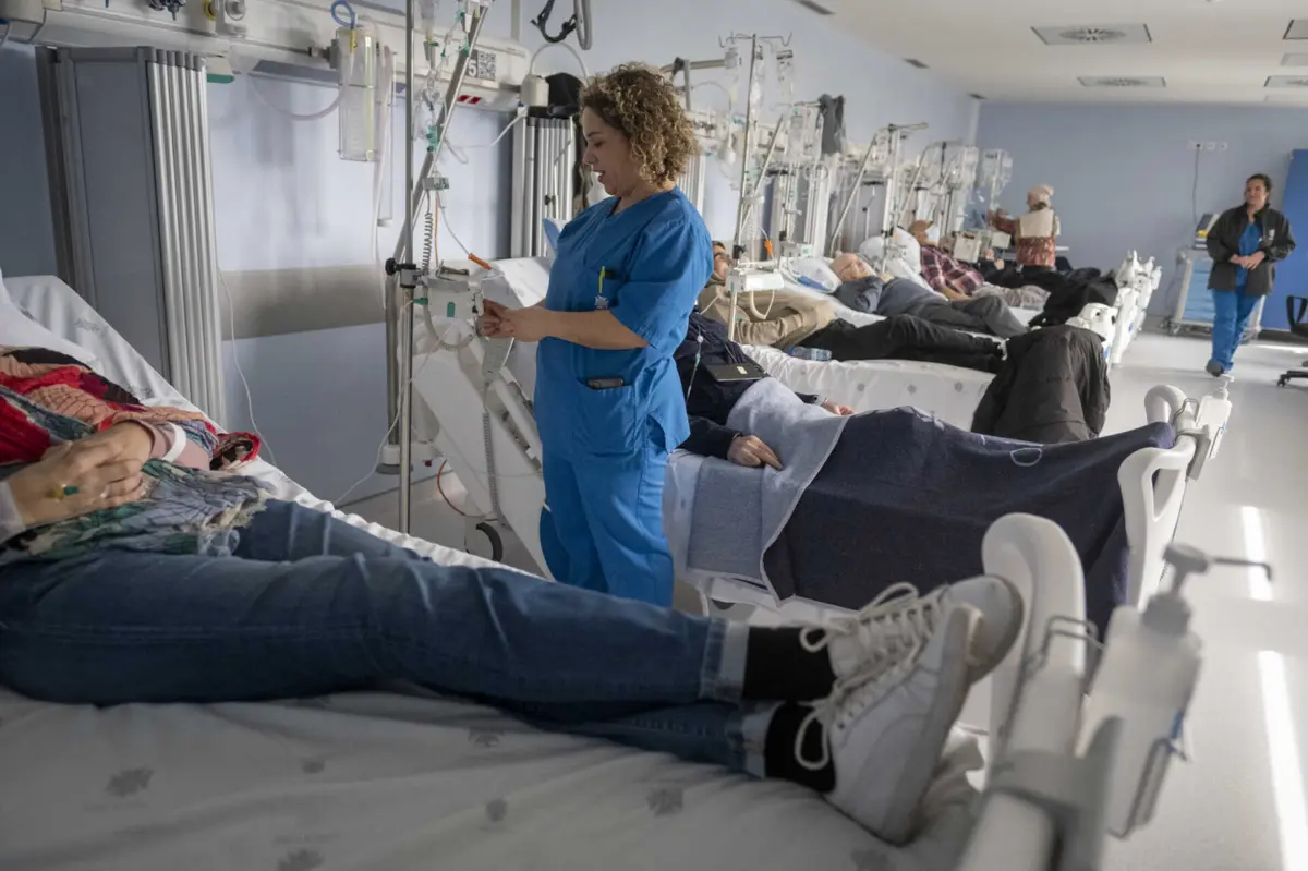 Cerca de 65% dos profissionais de saúde já considerou emigrar