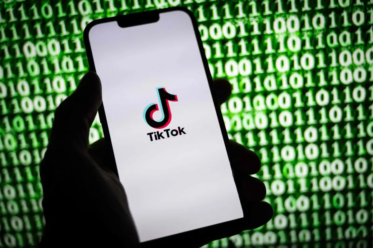 Quatro conselhos escolares pedem mais de 2,6 milhões de euros a um grupo de empresas, em que se inclui a dona do TikTok