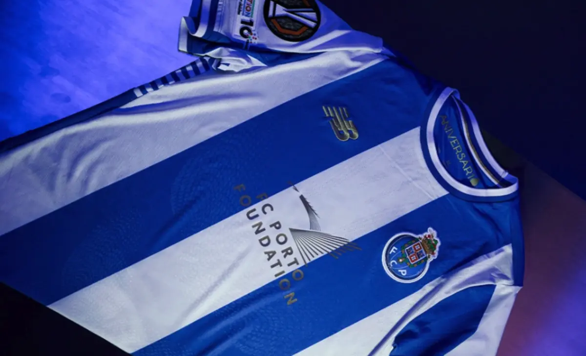 O logótipo da Fundação F.C. Porto vai estrear-se na parte frontal da camisola do clube