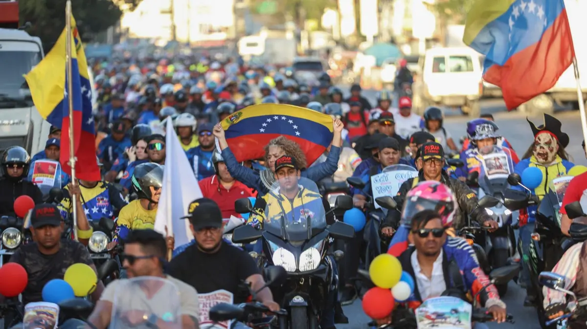 Venezuela sofre com a crise política e económica que se arrasta há décadas, há muito marcada pro tensões com os Estdos Unidos