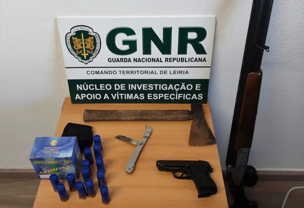 GNR cumpriu um mandado de detenção e dois de busca