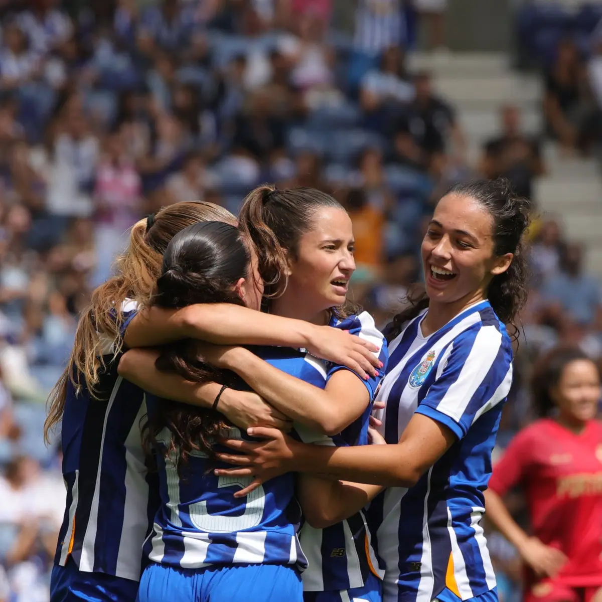 Jogadores festejam o triunfo