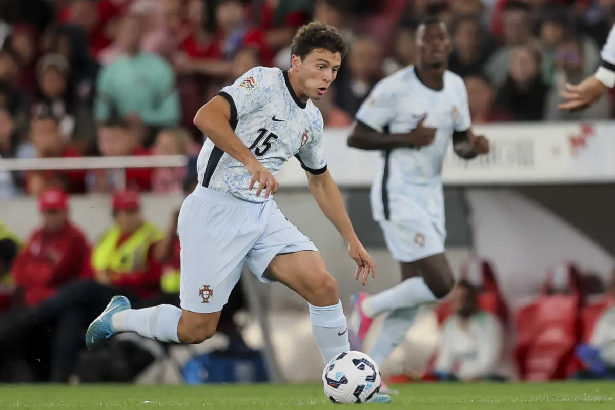 João Neves, médio da seleção nacional