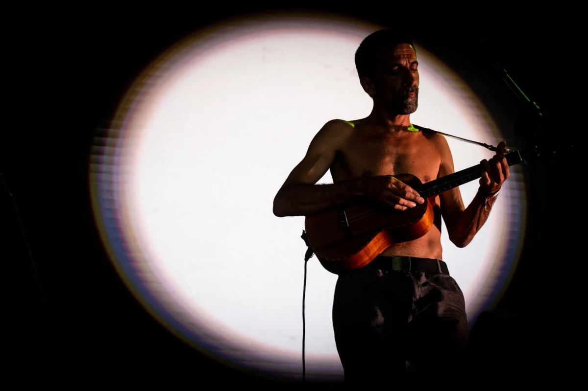 Manel Cruz apresenta-se a solo a 17 de fevereiro