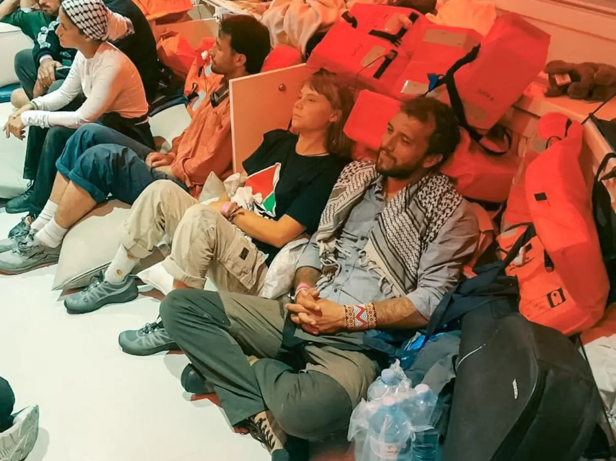 De acordo com um comunicado desta ONG, "as audiências continuam" e os advogados estão na prisão na cidade de Ktziot, onde estão detidos "centenas de membros da flotilha"