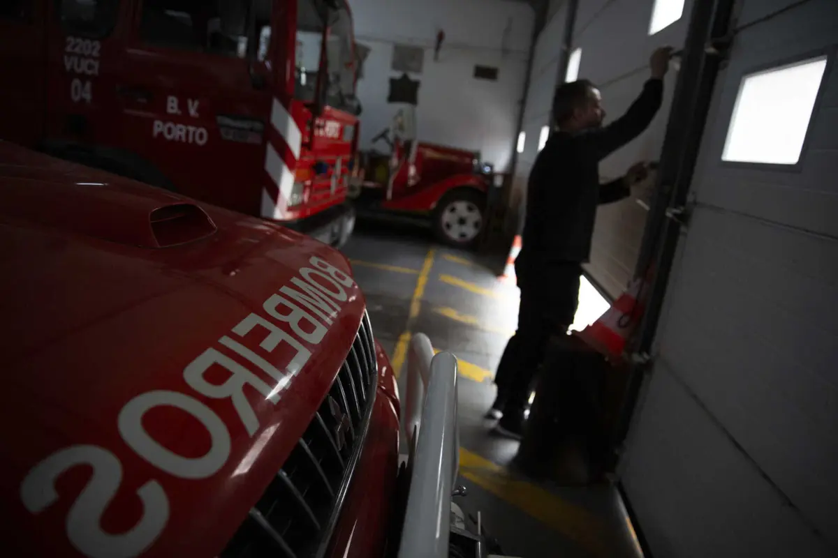 Imagem de contexto do artigo Incêndio em Santo Tirso mobilizou quase 100 operacionais e oito meios aéreos