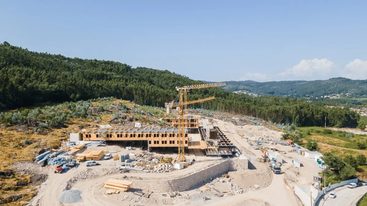 Obra já passou por duas porrogações do prazo