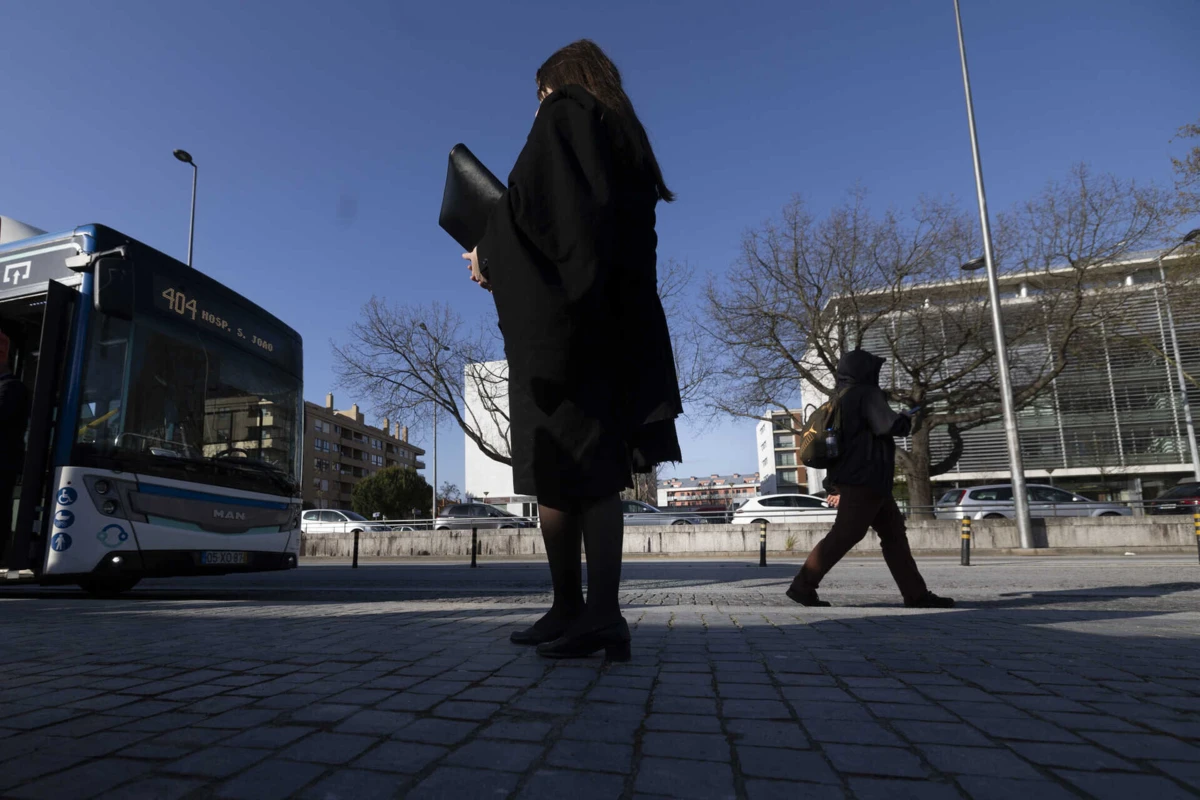 No caso de uma licenciatura de três anos, os jovens receberão três prémios anuais de 697 euros