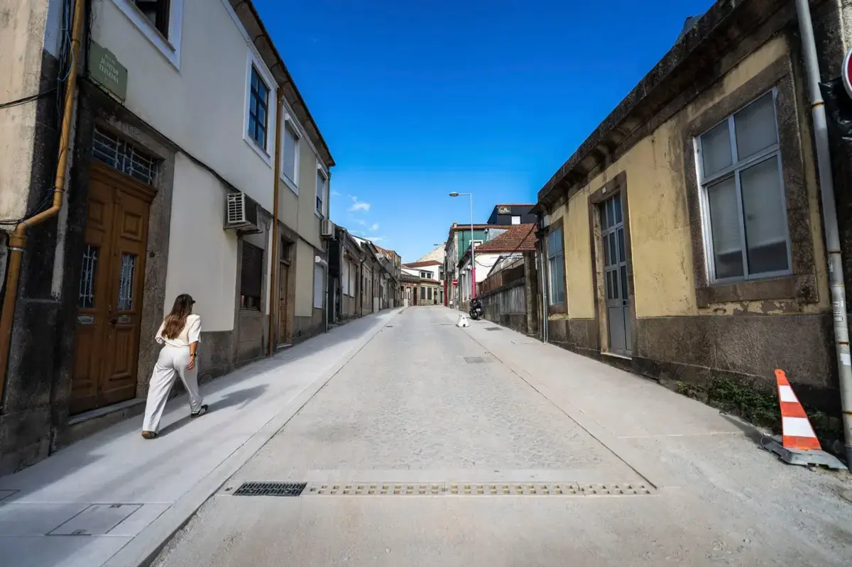 Obras estão concluídas na Rua de Justino Teixeira