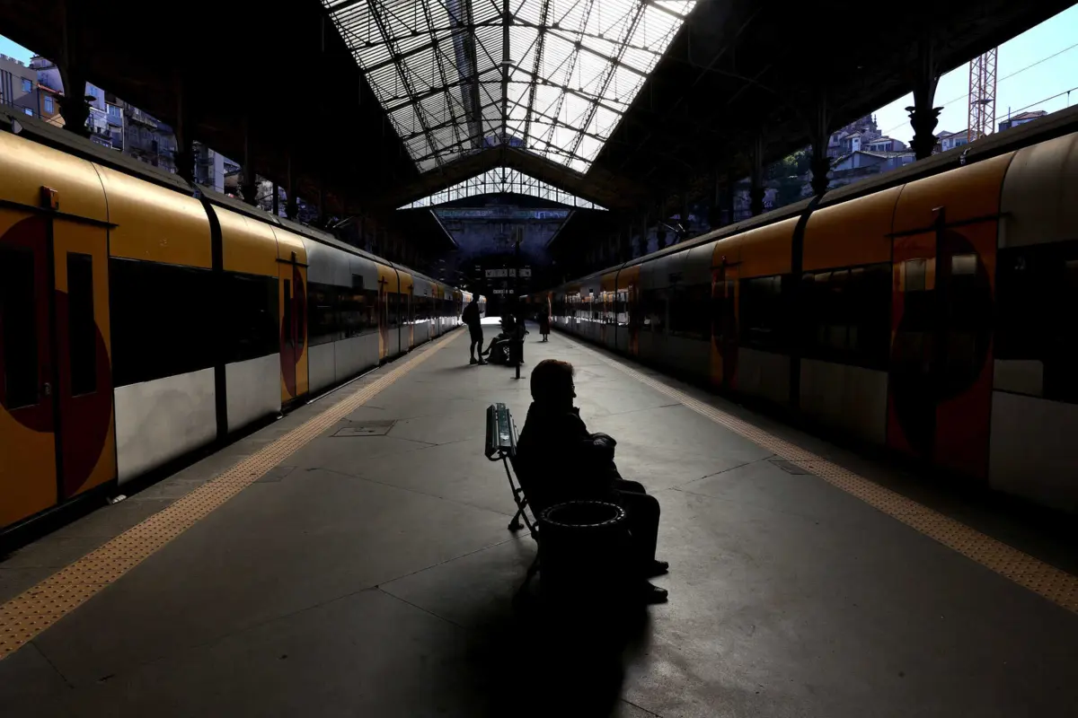 Greve levou à supressão de mais de metade dos comboio previstos até às 7 horas