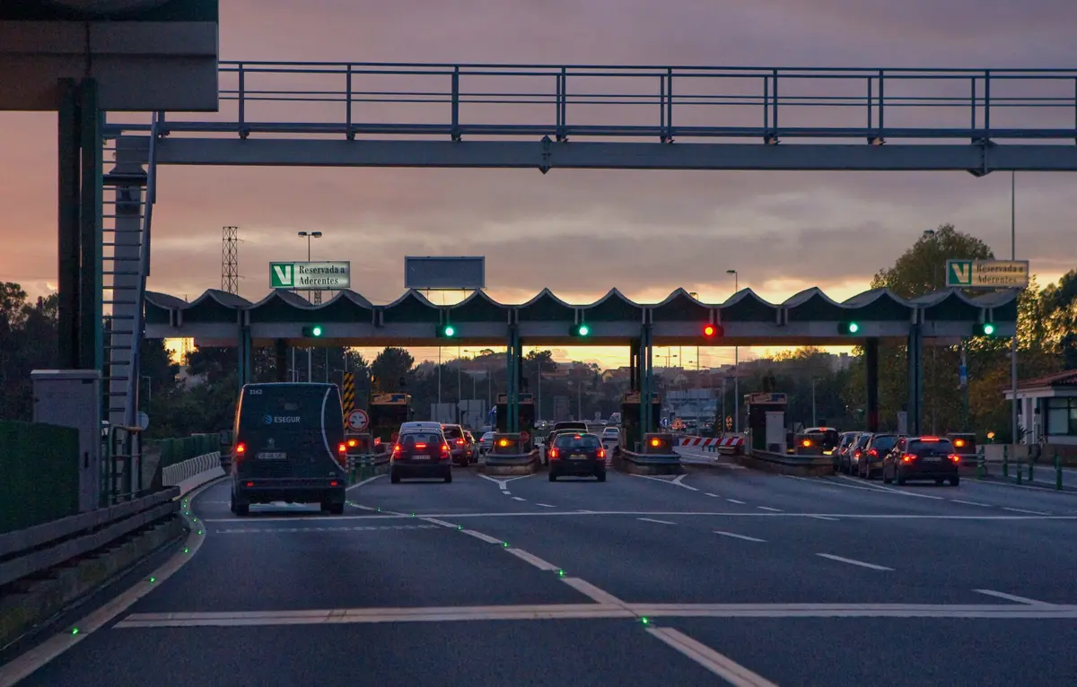 Imagem de contexto do artigo A4 cortada ao trânsito nas noites de terça a quinta-feira na portagem de Ermesinde