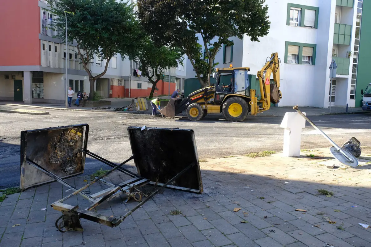 Limpeza das ruas foi feita esta terça-feira de manhã