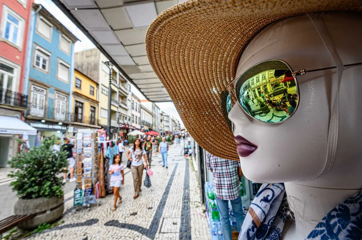 Imagem de contexto do artigo Confiança dos consumidores sobe para máximo desde fevereiro de 2022