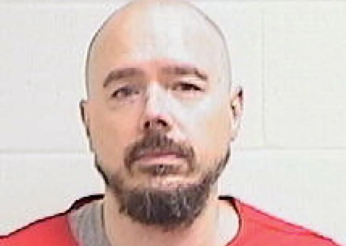 Corcoran foi condenado em julho de 1997 por ter baleado o seu irmão, James Corcoran, de 30 anos, o noivo da sua irmã, Robert Scott Turner, de 32 anos, e dois outros homens, Timothy G. Bricker e Douglas A. Stillwell, ambos de 30 anos