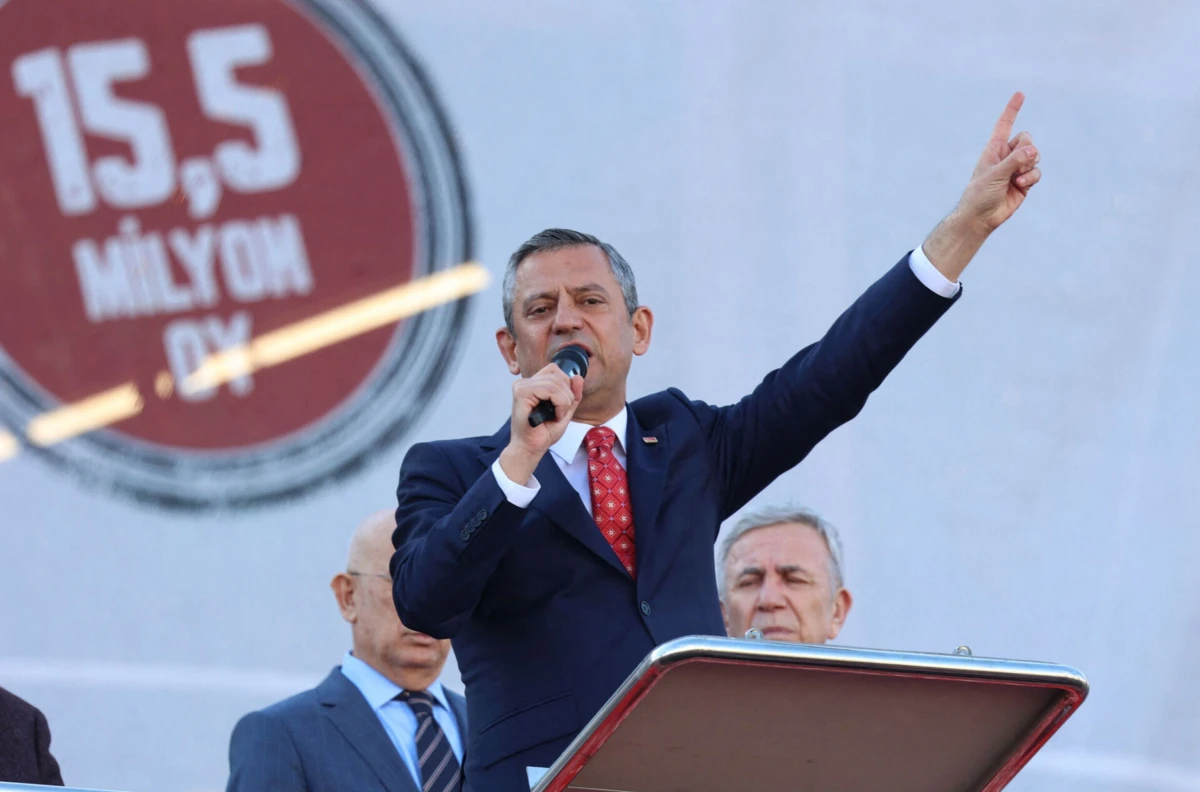 O líder da oposição na Turquia, Özgür Özel