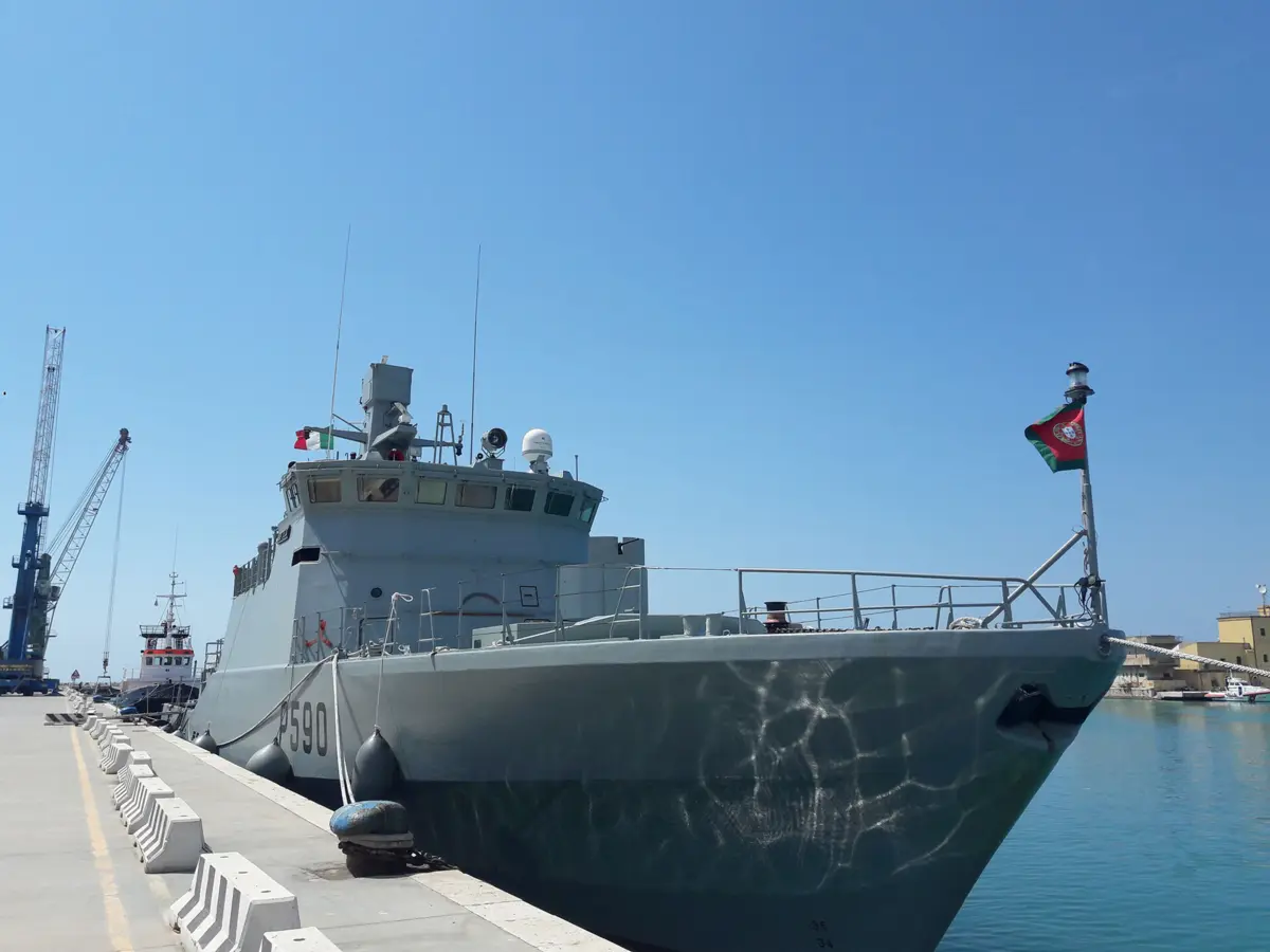 Navio NRP Tejo está a realizar missões no arquipélago desde 9 de agosto