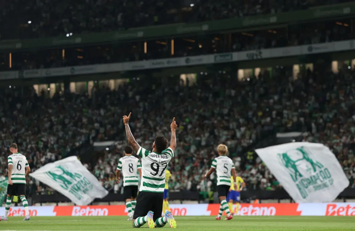 Suárez bisou em Alvalade