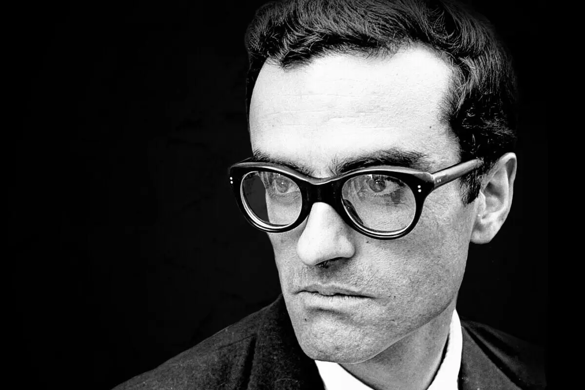 Vida e obra do poeta surrealista vão ser destacadas em iniciativas marcadas para Lisboa, Porto e Gaia