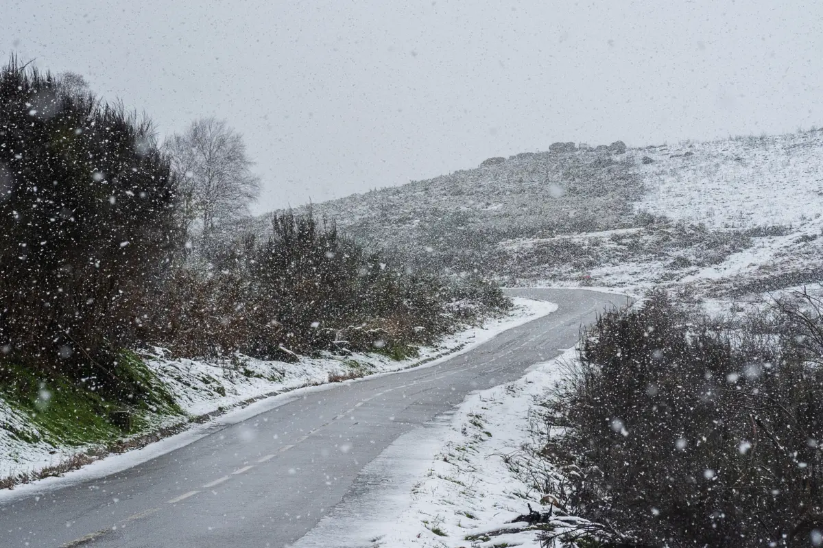 Serviços de emergência encaminharam automobilistas para zonas de segurança
