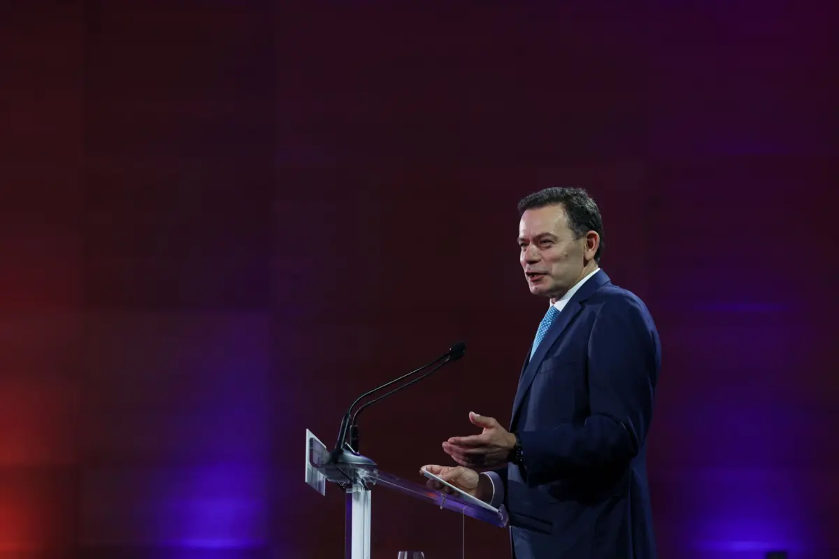 No documento assinado por Luís Montenegro justifica-se a tolerância de ponto com a prática habitual de deslocação de muitas famílias para fora dos seus locais de residência no período da Páscoa