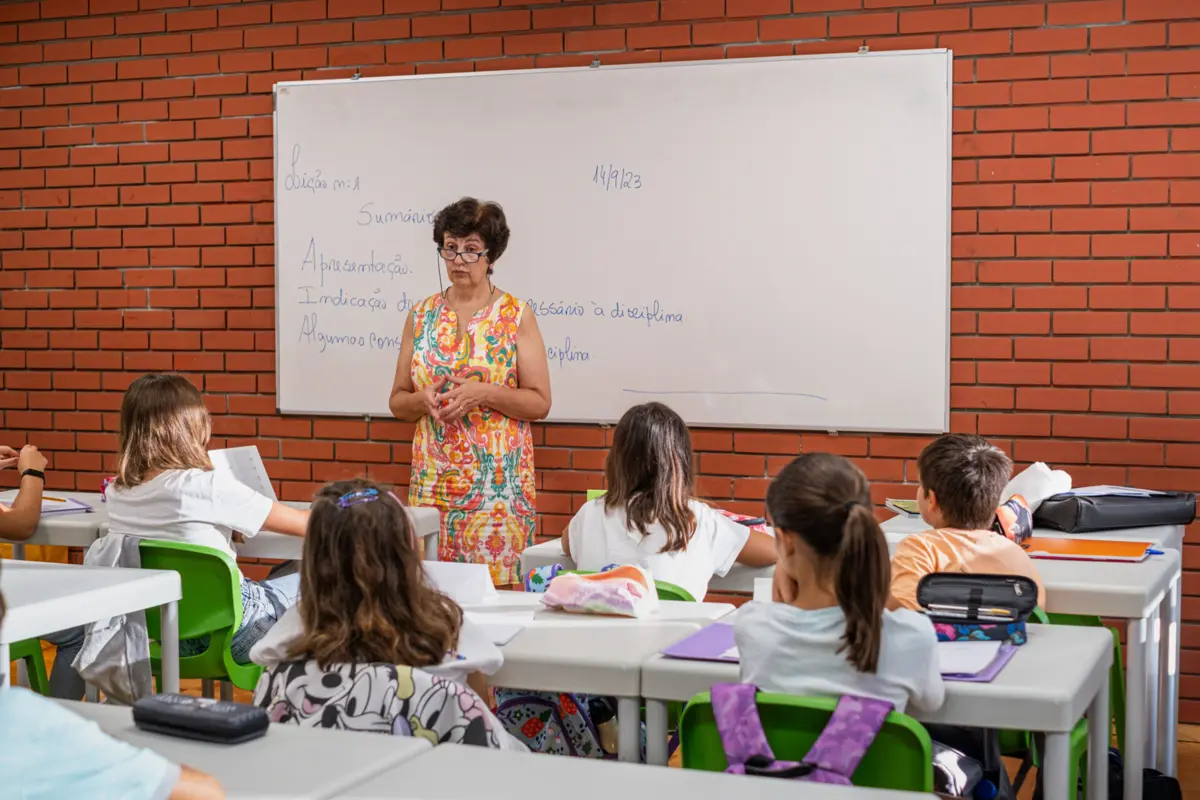 O objetivo é que os professores tenham mais tempo para estar com os alunos