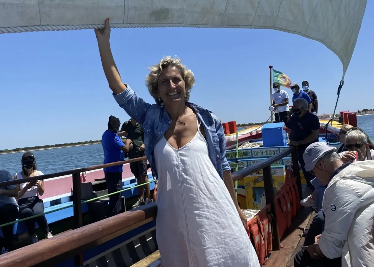 Ex-ministra da Coesão Territorial aproveita as férias para viver sem correrias
