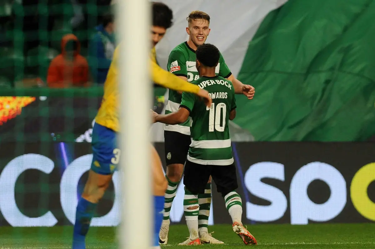 Gyokeres não marcou, mas vestiu a pele de assistente nos dois golos de Edwards
e no tento de Trincão