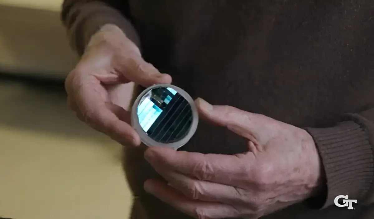 Imagem de contexto do artigo Cientistas criam primeiro semicondutor funcional feito de grafeno