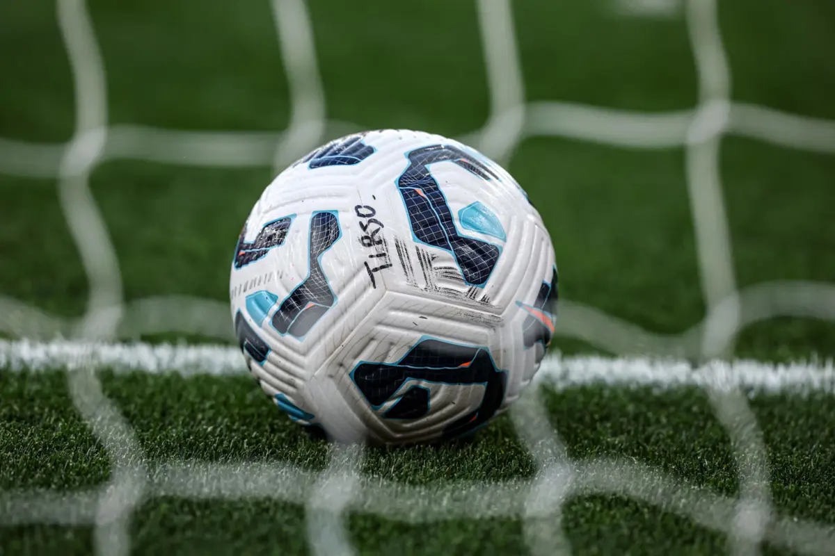 Em 2029, Edgar Costa, terá sido aliciado por Miguel Pinho, para facilitar no jogo frente ao Benfica